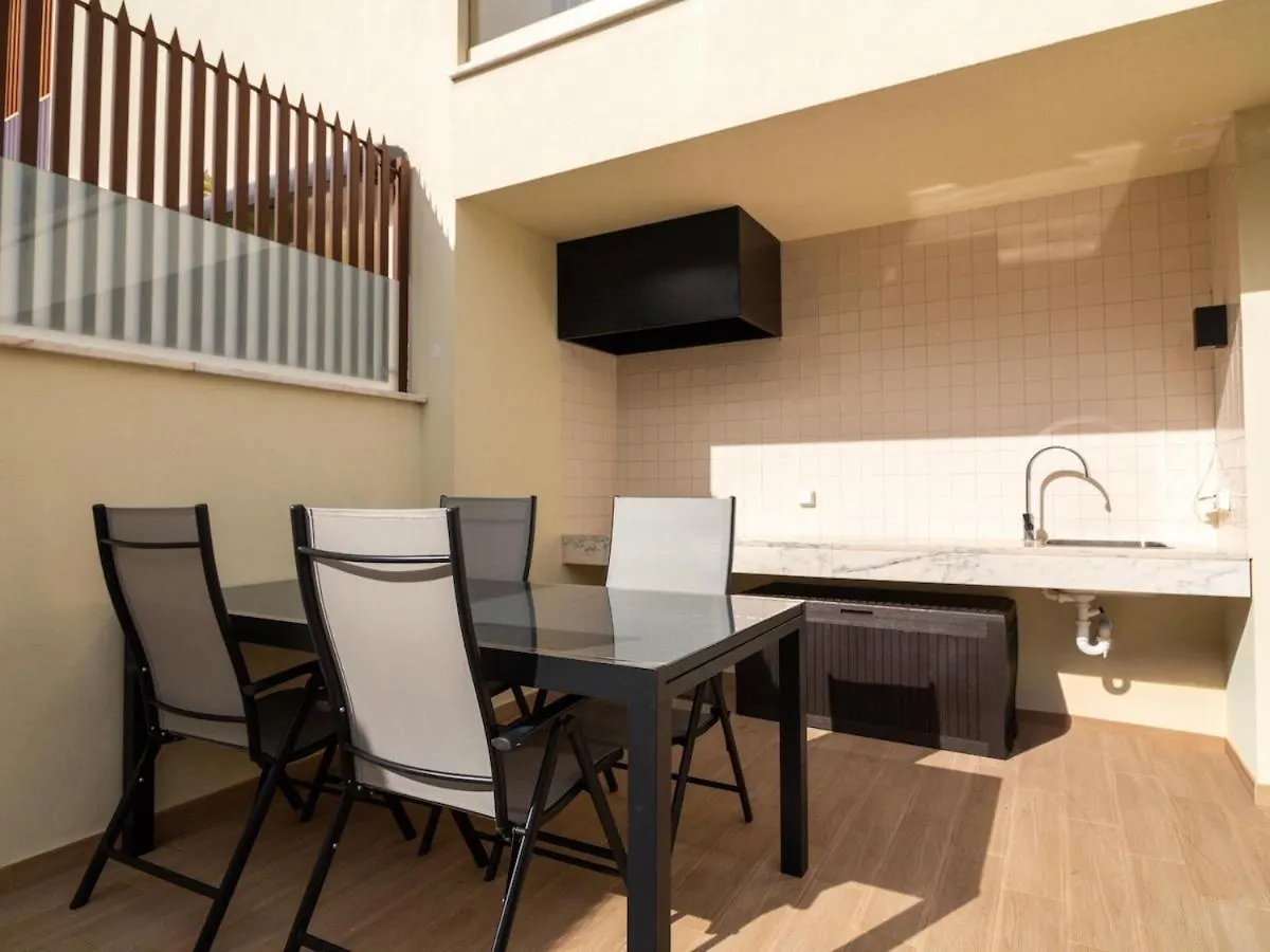 Eco Residence 05 House - Privat Pool & Luxurious 알부페이라 0*,  포르투갈